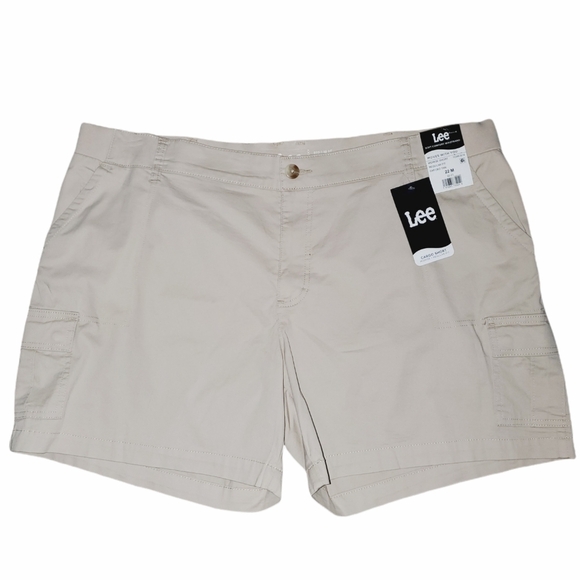 Lee NWT Plus Size Midrise Regular Fit Comfort Waistband 5" Cargo Short 567 - Picture 5 of 11